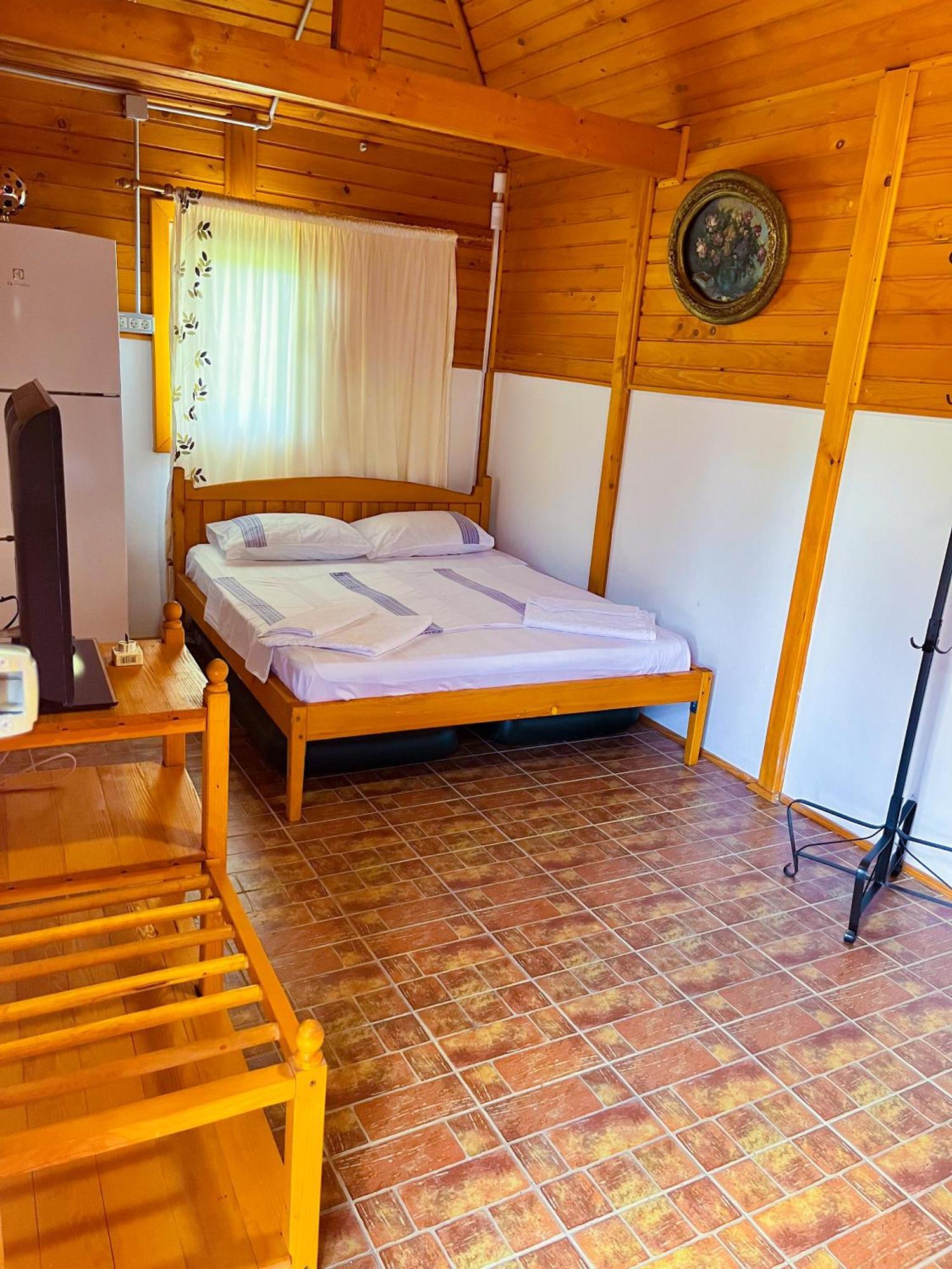 Colt De Rai Hotel Corbu  Ngoại thất bức ảnh